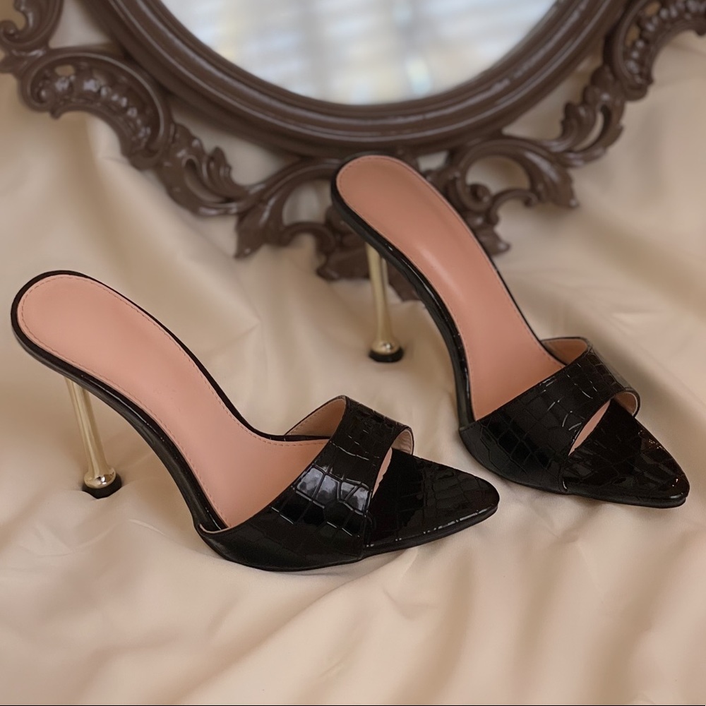 Pointed Toe Croc Mule